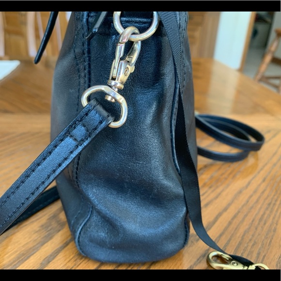 Lo & Sons Pearl Black Crossbody Bag - Picture 6 of 16